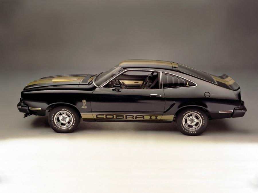  Ford Mustang II Cobra II 1977 года  (фото 4 из 7)
